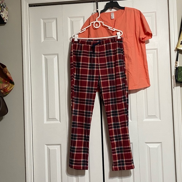 Tailor Vintage Other - Tailor vintage NWT plaid pajama pants  & Serra dusty orange SLEEP top LARGE